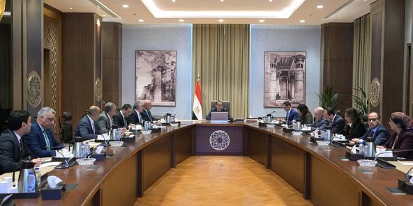 رئيس-الوزراء-يستعرض-مقترح-الهيكل-التنظيمى-لمنطقة-“جرجوب”-الاقتصادية