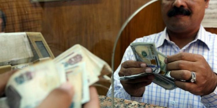 استقرار-أسعار-الدولار-فى-البنوك-المصرية-قبيل-إعلان-قرار-“المركزى”-بشأن-الفائدة
