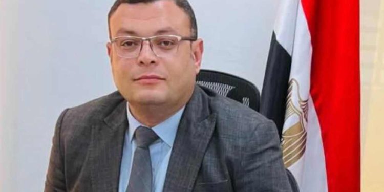 وزير-الإسكان-يتابع-موقف-تسليم-الوحدات-السكنية-بالوادى-الجديد