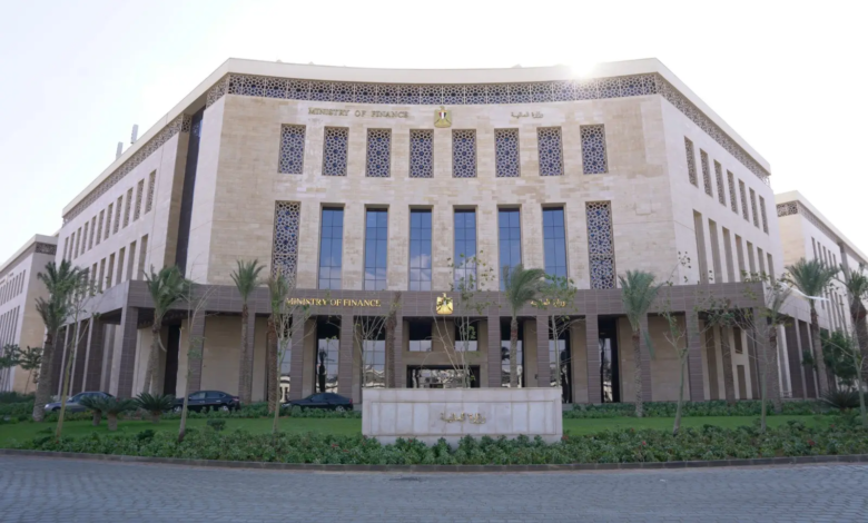“المالية”-تضمن-54%-من-التكاليف-الاستثمارية-للهيئات-الاقتصادية-العام-المالى-الماضى