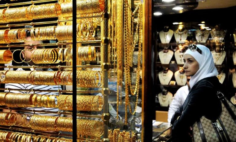 سعر-الذهب-في-مصر-يتراجع-2.3%-خلال-أسبوع-متأثرًا-بالتقلبات-العالمية