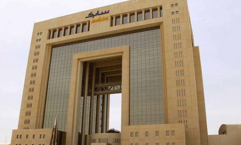 سابك-تخالف-التوقعات-وتتكبد-1.21-مليار-ريال-خسائر-خلال-الربع-الأول-2025